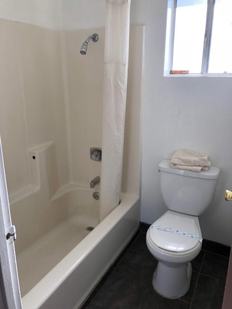 Kelseyville Motel Экстерьер фото