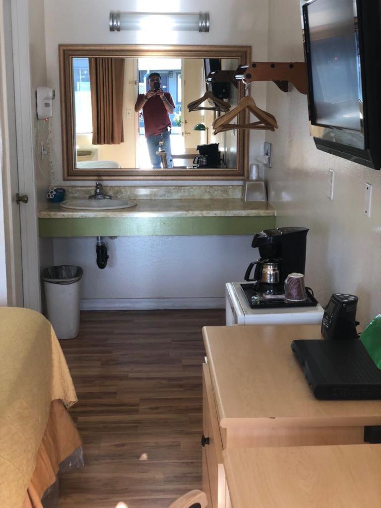 Kelseyville Motel Экстерьер фото